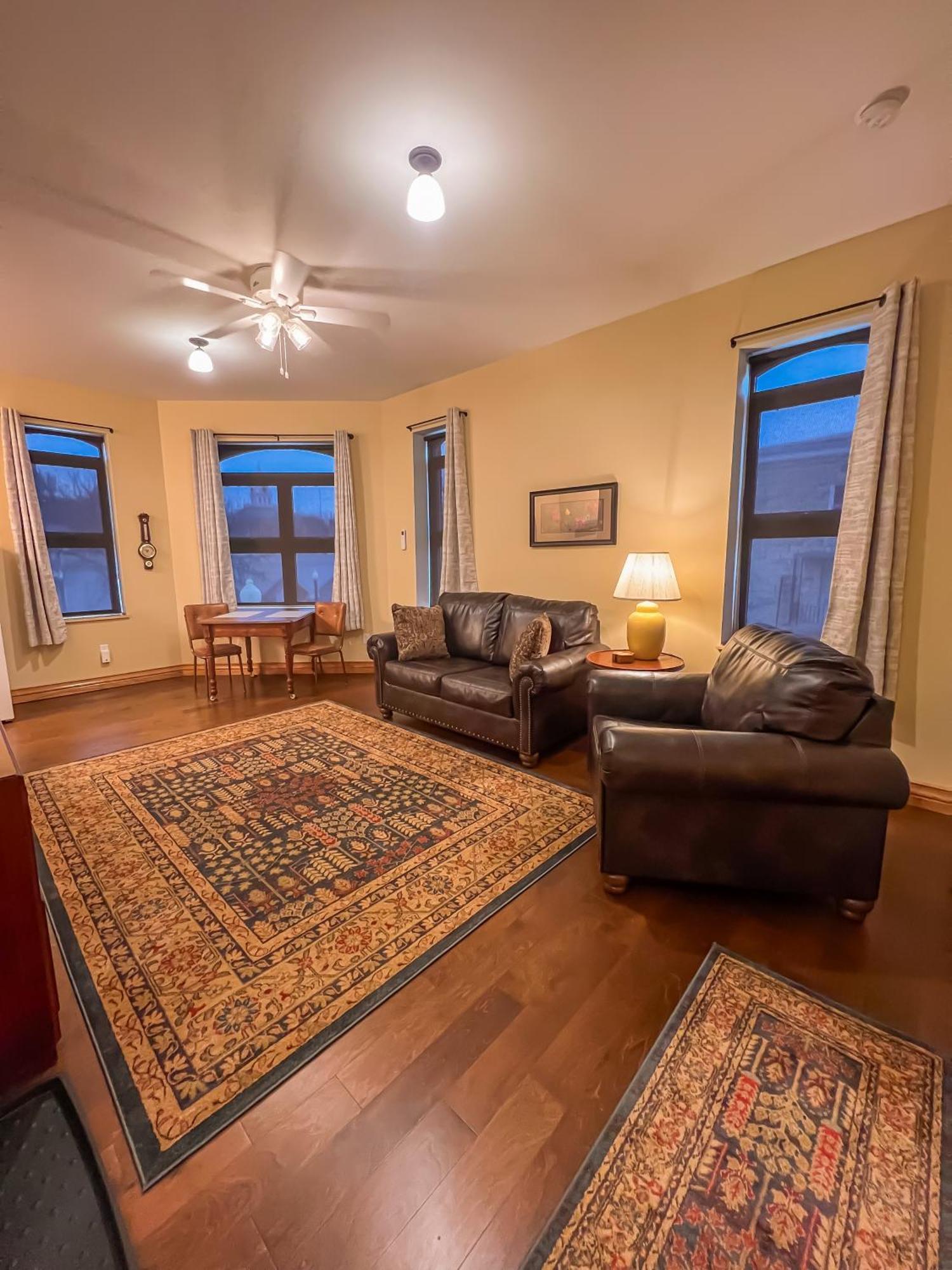 Goldfinch Suites Elkader 외부 사진